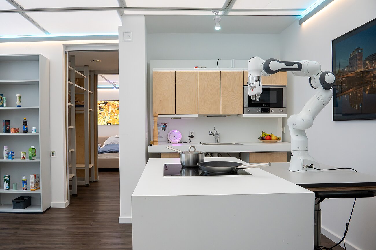 [Translate to Schweiz-DE:] Blick in die mit intelligenten, vernetzten Technologien ausgestattete Wohnumgebung im Bremen Ambient Assisted Living Lab (BAALL) des DFKI-Forschungsbereichs Cyber-Physical Systems
